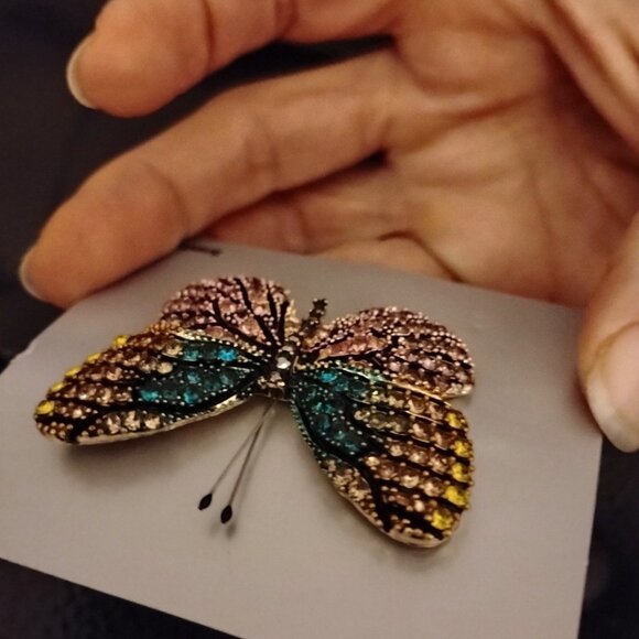 Stunning Brooch Butterfly Shape Metal and Rhinestones Colorful Vibrant Sparkly - Picture 9 of 9